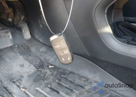 2015 Chrysler 200 Limited из США, поврежденный, VIN 1C3CCCAB5FN699275